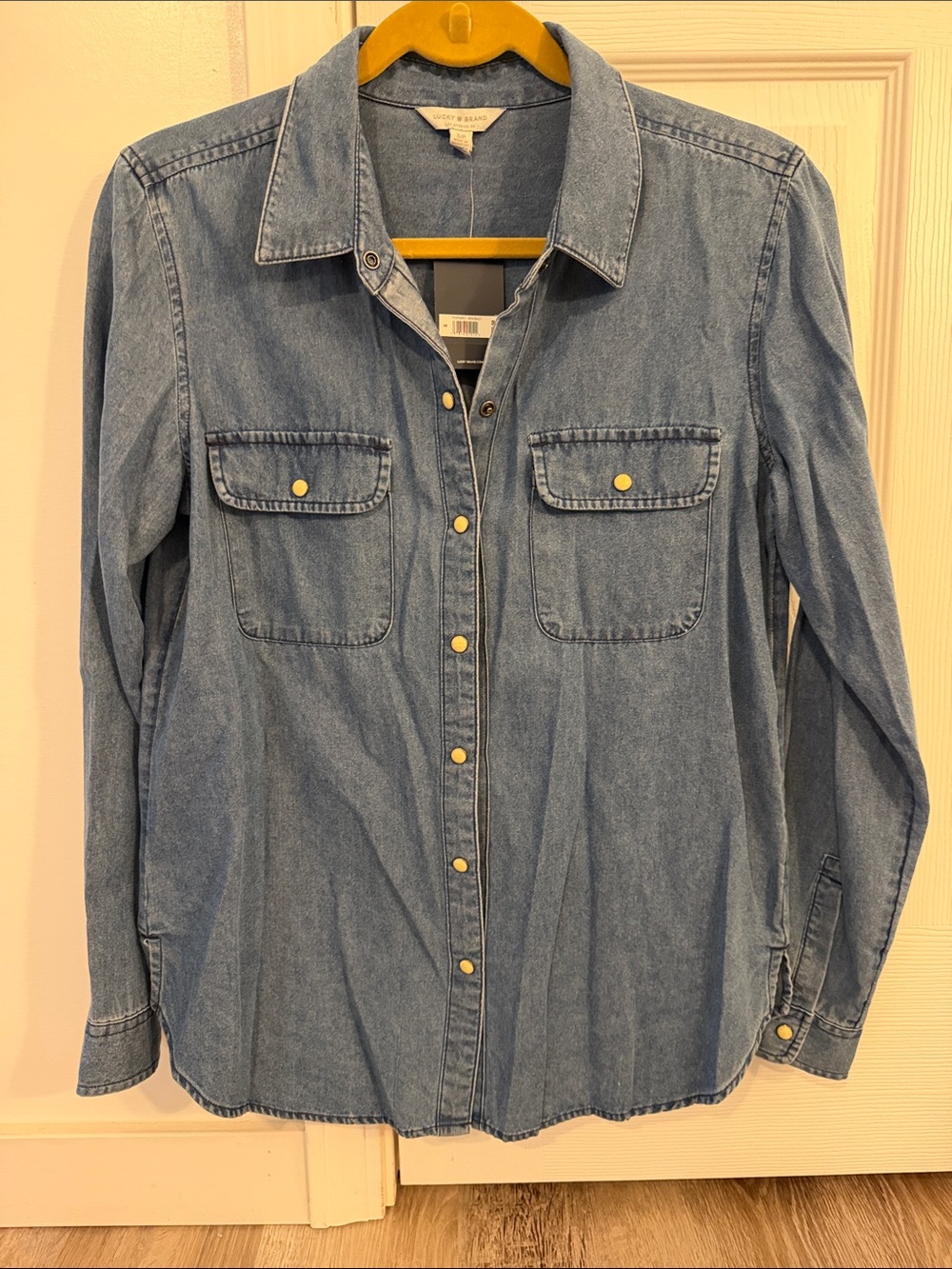 Lucky Brand Women’s Medium Blue Denim Shirt